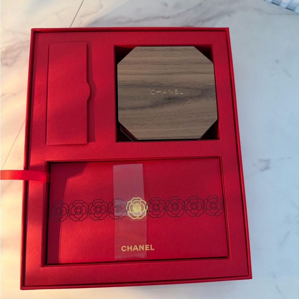 Chanel VVIP lunar new year lamp and envelope gift set